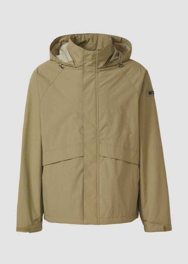 Windbreaker aus Nylon mit versteckter Kapuze