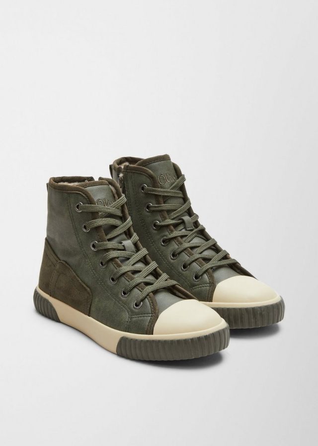 Sneaker mit Plüsch-Futter