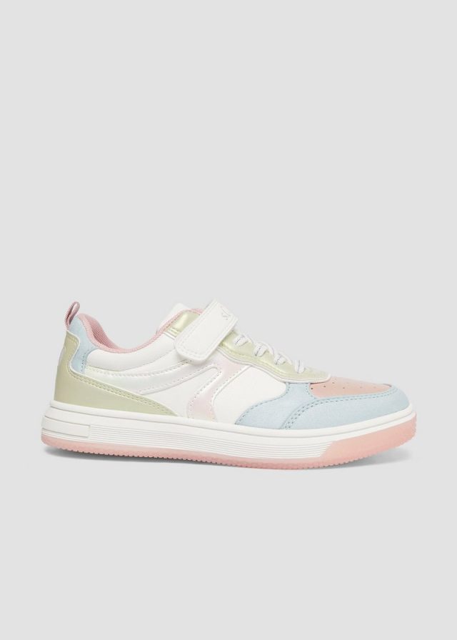 Sneaker mit Klett-Detail